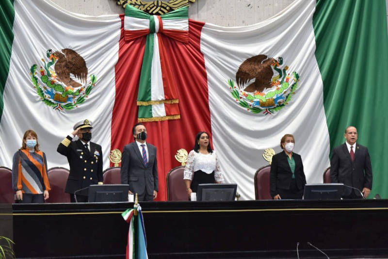 Rinde Congreso homenaje a Armada de México por bicentenario
