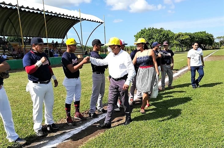 Inicia serie de la Liga Municipal de Beisbol, en Cabada