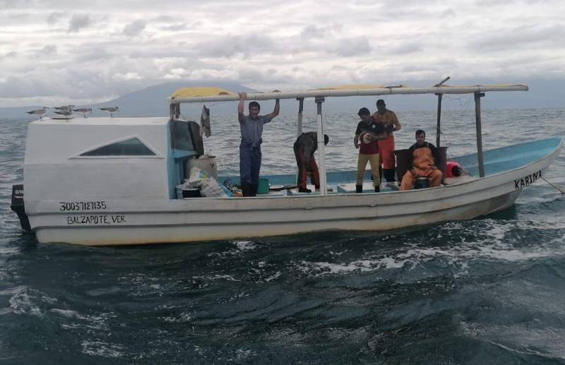Operativo de búsqueda localiza a salvo a pescadores de Mecayapan