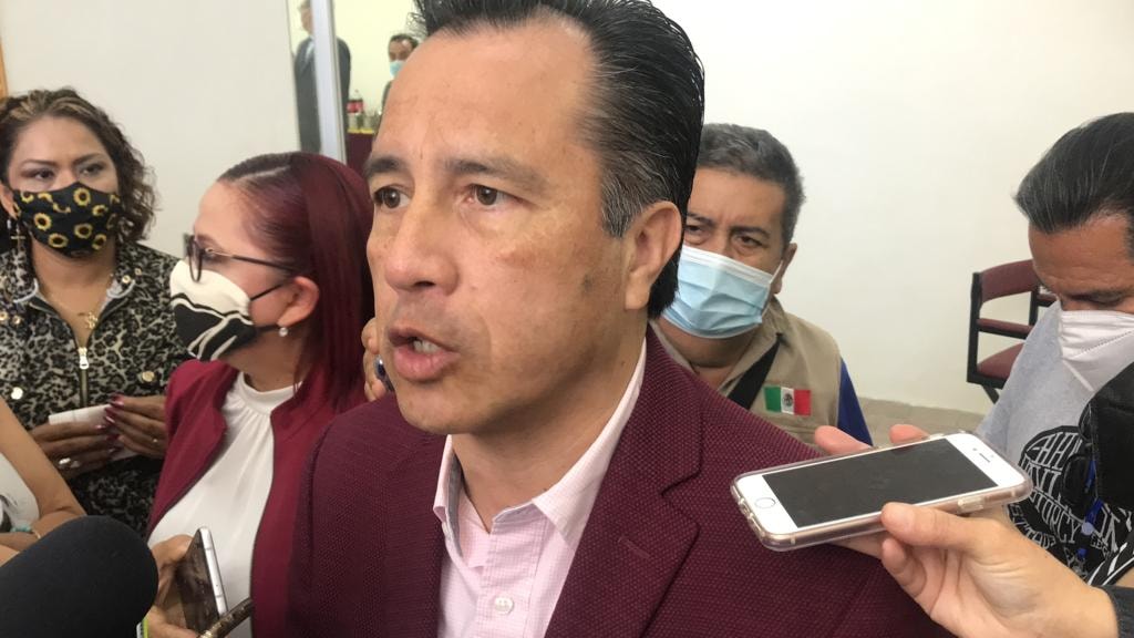 Cuitláhuac defiende a Ramos Alor; diputada Anilú Ingram «sólo quiere reflectores», dice