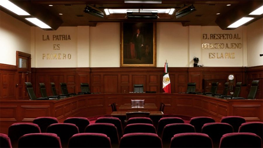Suprema Corte admite controversia de AMLO contra el INE por aplazar revocación de mandato