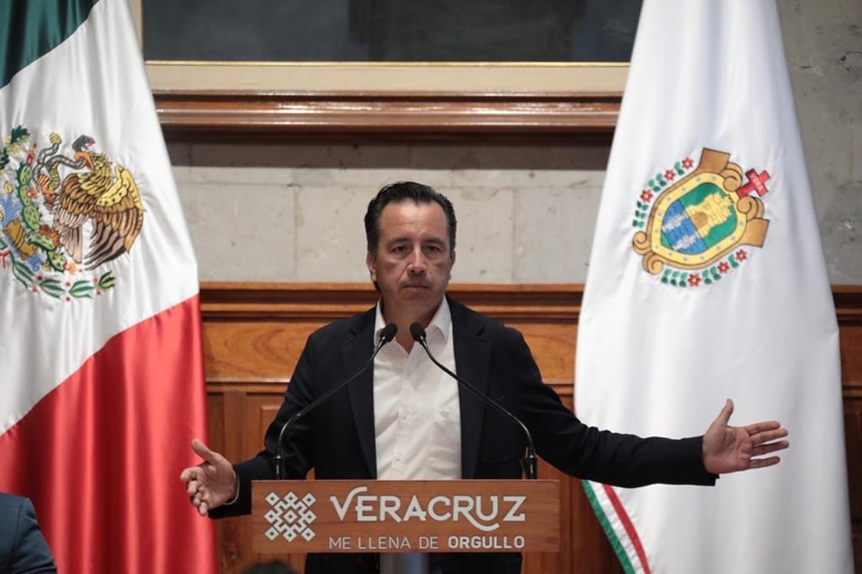 Pide gobernador Cuitláhuac García Jiménez cooperación al exalcalde de Xoxocotla