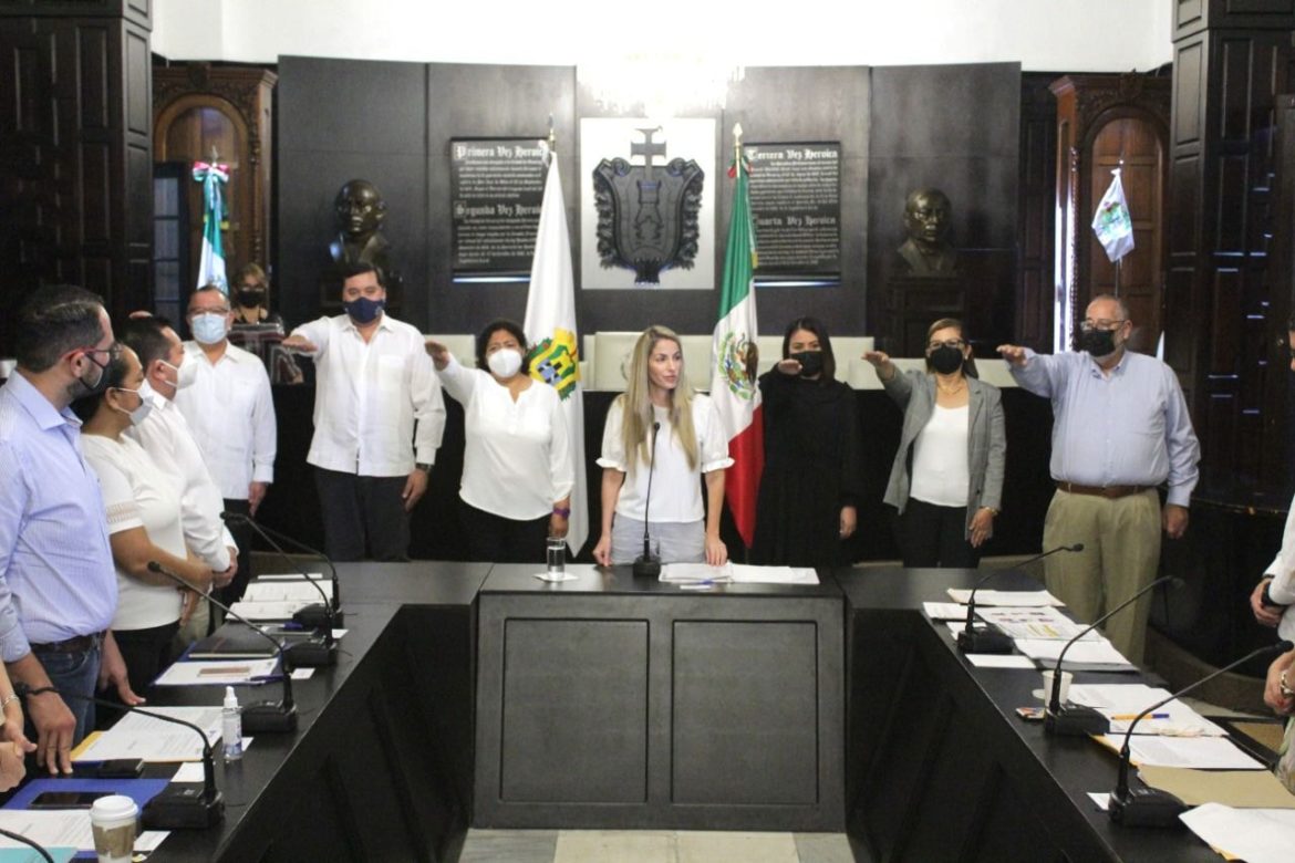 Realizó la Alcaldesa Patricia Lobeira la primera Sesión de Cabildo en el Ayuntamiento de Veracruz