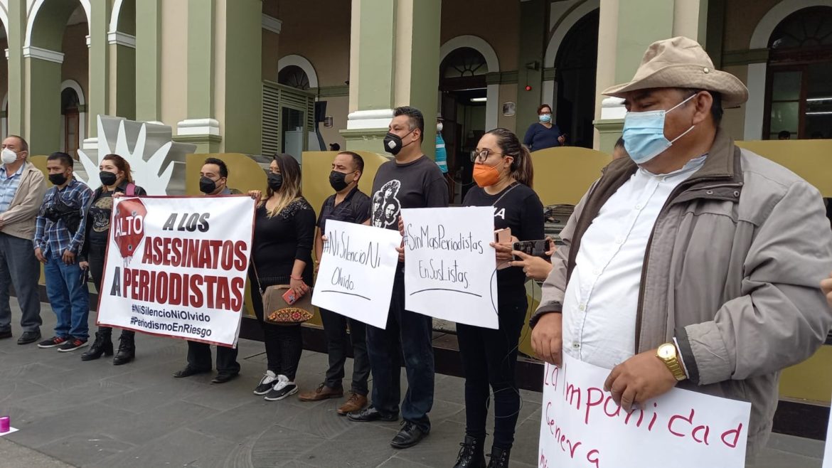 Se manifiestan periodistas en Córdoba y Orizaba en contra de asesinatos de comunicadores en el país
