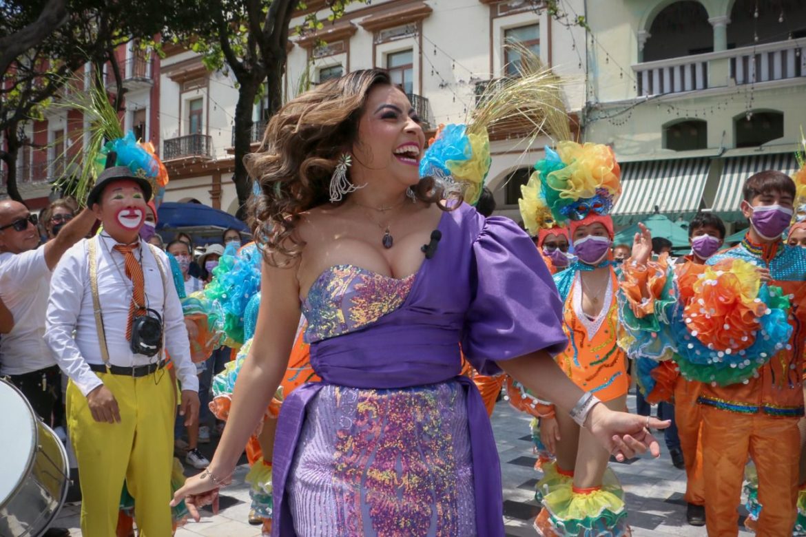 Chikibaby Caballero se registra como candidata a Reina del Carnaval de Veracruz 2022