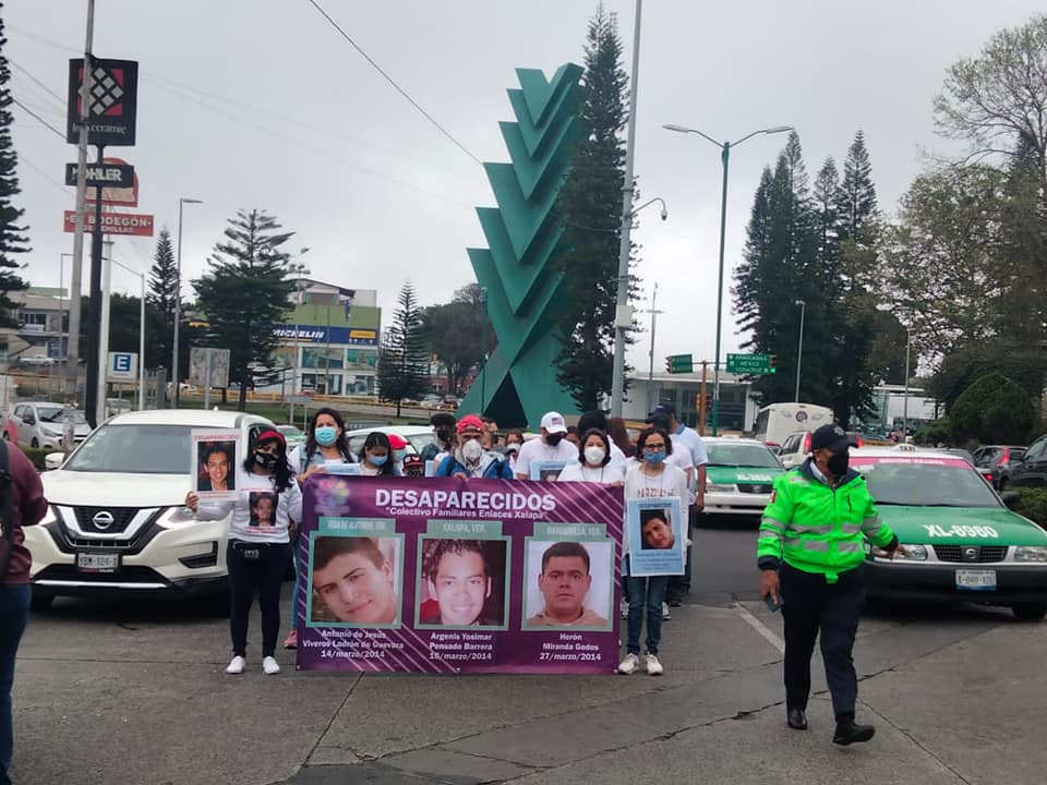 Marcha colectivo Enlaces Xalapa por desaparecidos de marzo