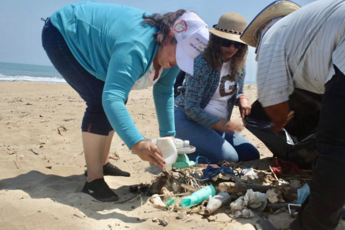 Inicia limpieza de Playa Agua Dulce en Lerdo de Tejada