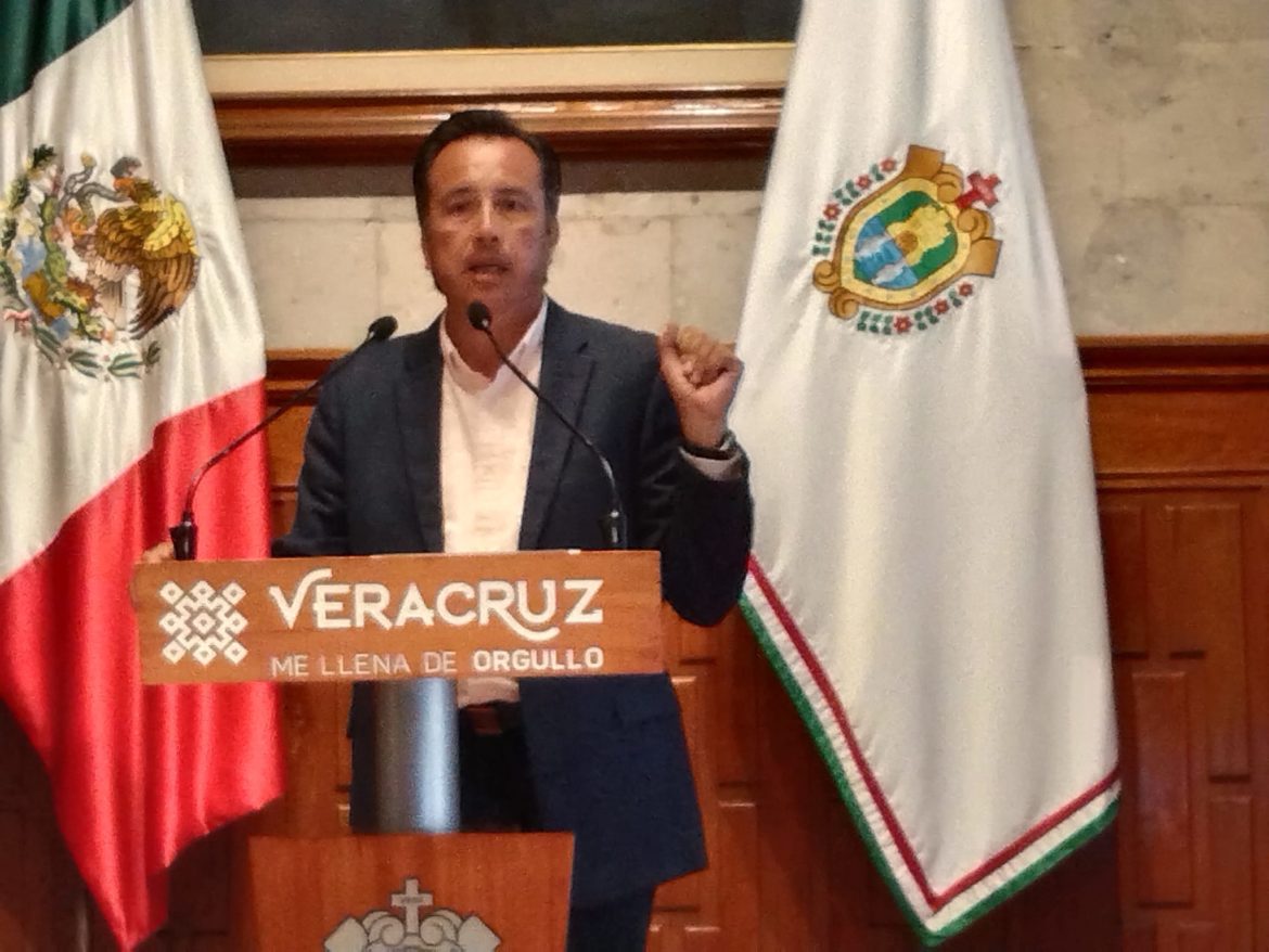 En Veracruz, se analiza la posibilidad de realizar el desfile del 5 de mayo, señala Cuitláhuac