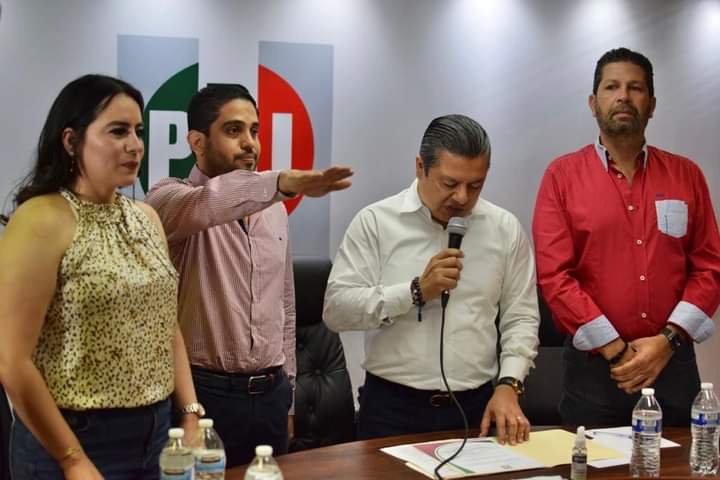 Felicita Fernando Kuri al nuevo Secretario de Operación Política del PRI veracruzano