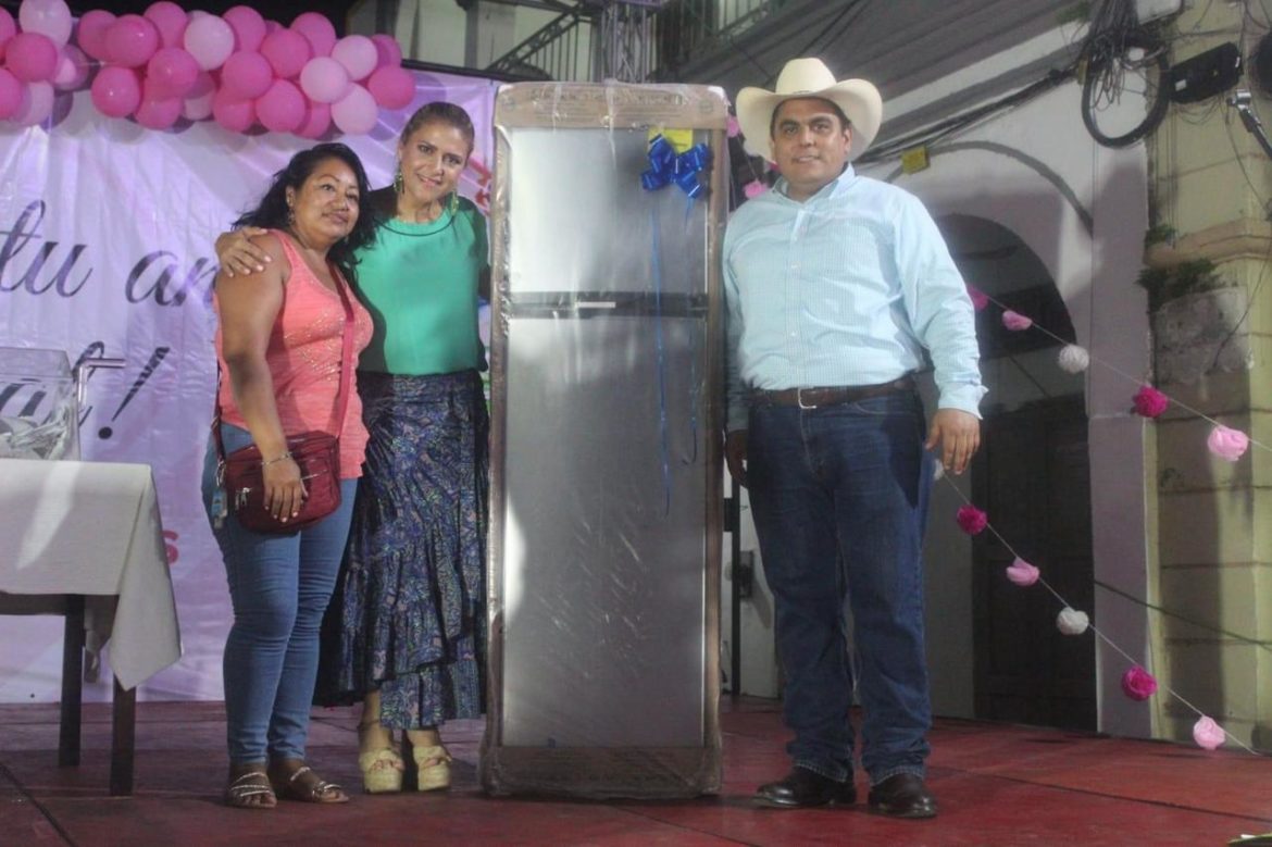 Exitoso festejo de las madres en Tlacotalpan