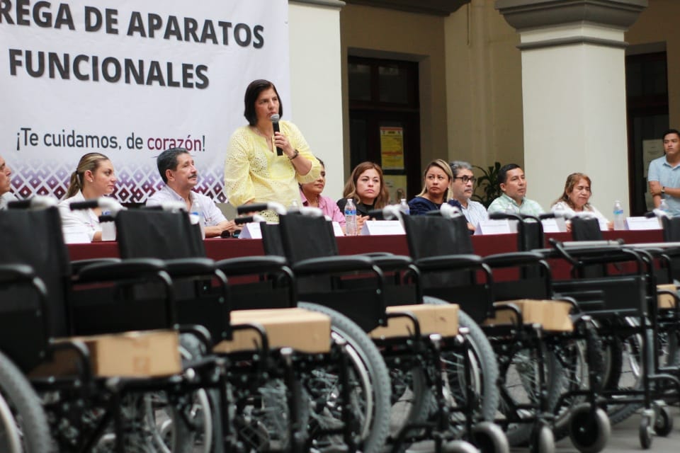 Entregan, Ayuntamiento y DIF Municipal de San Andrés, aparatos ortopédicos funcionales a sectores vulnerables