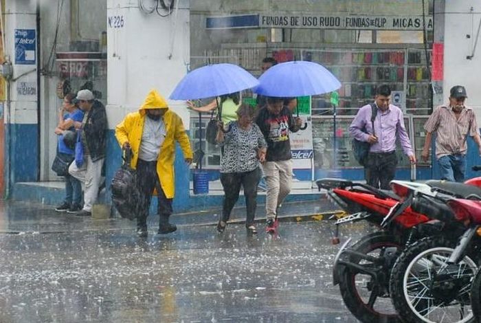 Emite Protección Civil Estatal Alerta Gris por lluvias y tormentas en la entidad veracruzana