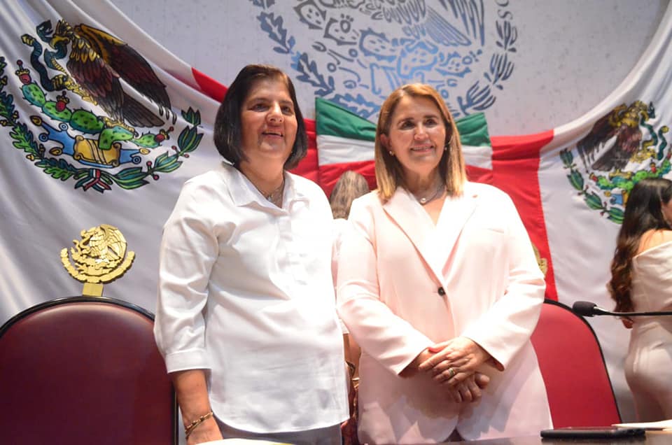 Acude María Elena Solana Calzada a sesión solemne de la LXVI Legislatura en Coatzacoalcos