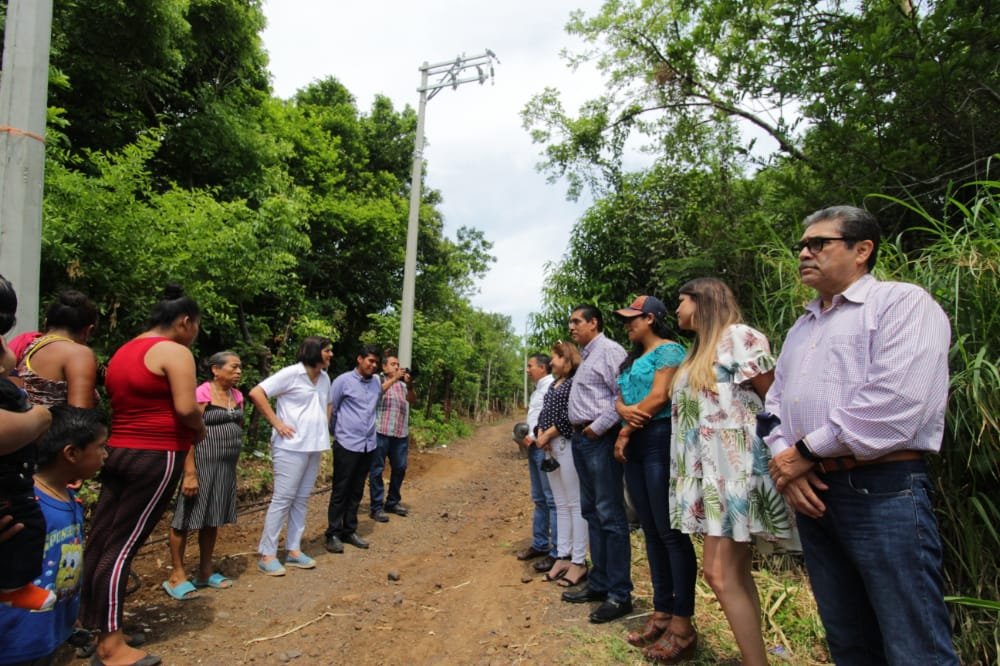 Con la ampliación de red eléctrica en Xoteapan, acercamos los servicios a las comunidades: María Elena Solana Calzada