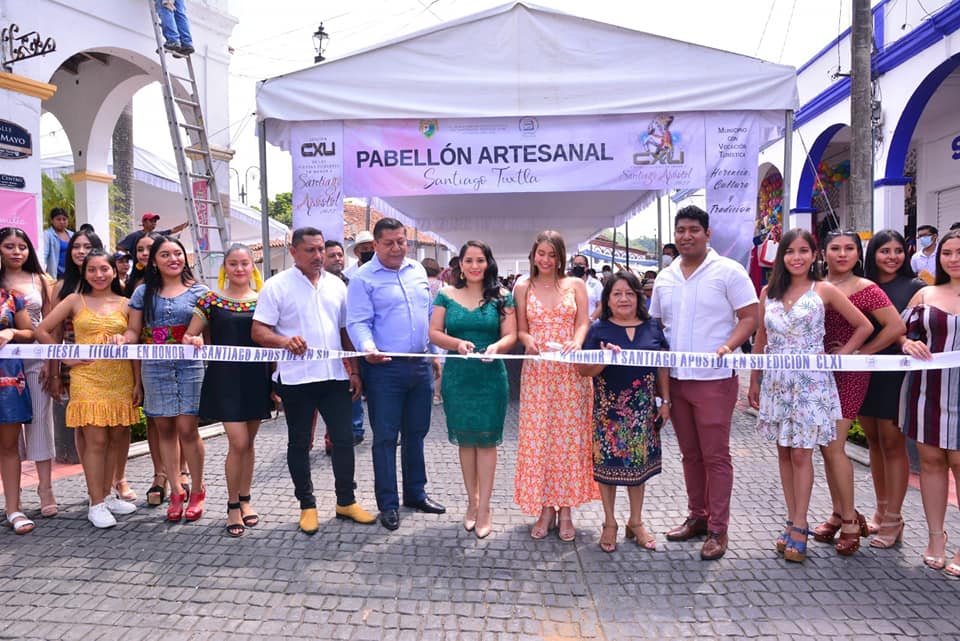 Inaugura Kristel Hernández el Pabellón Artesanal en el marco de las Fiestas en Honor a Santiago Apóstol
