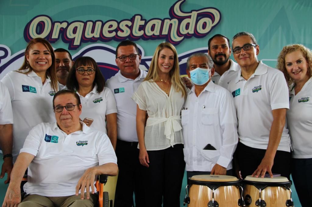La alcaldesa Patricia Lobeira de Yunes realiza la primera entrega de 250 instrumentos musicales del programa “Orquestando Cumbia”