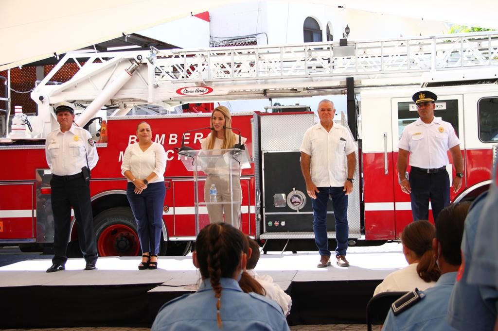 Reconoce Patricia Lobeira de Yunes la labor del Benemérito Cuerpo de Bomberos de Veracruz al conmemorar su 149 Aniversario