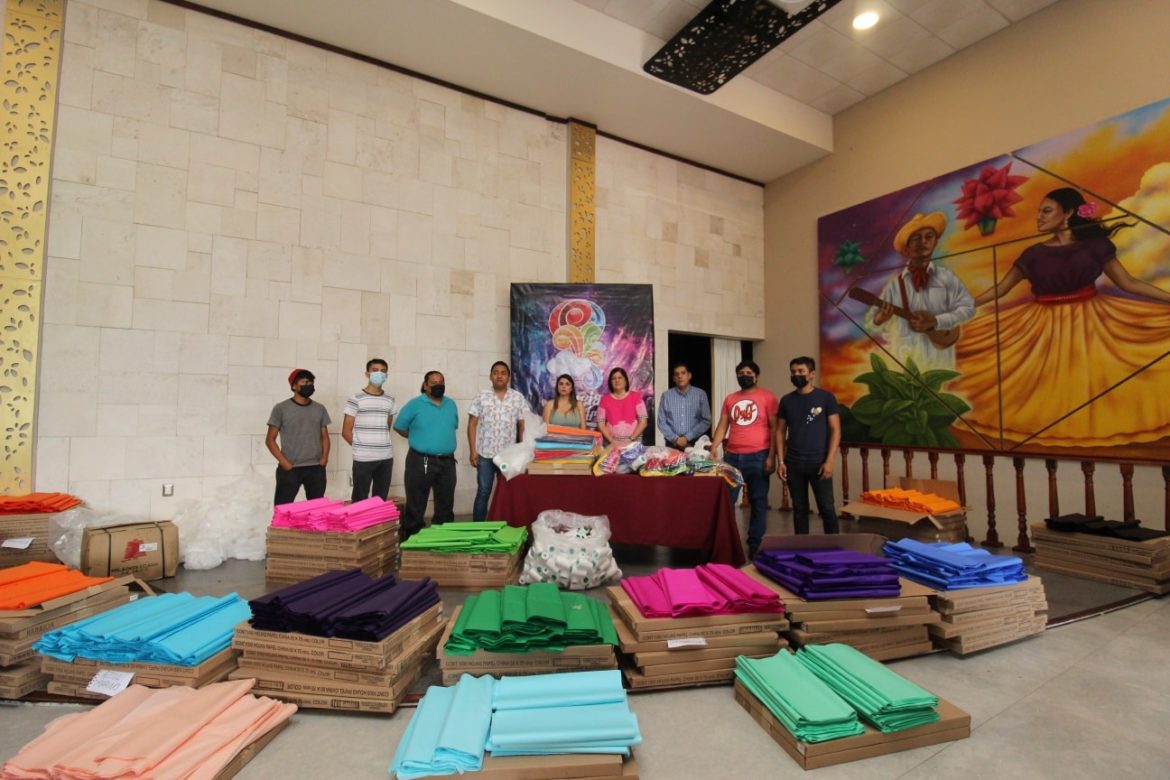 Entregan material a artesanos globeros de San Andrés Tuxtla rumbo al Festival Vuela San Andrés