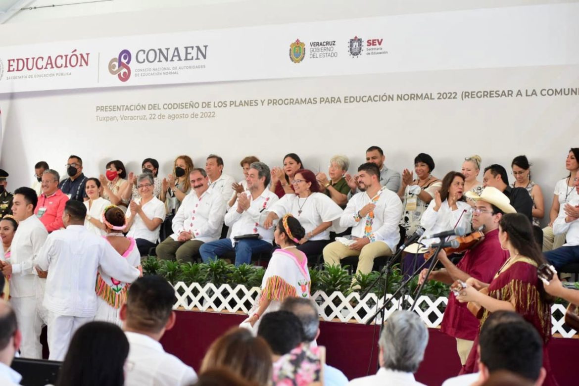 El reconocimiento al sector educativo de Veracruz