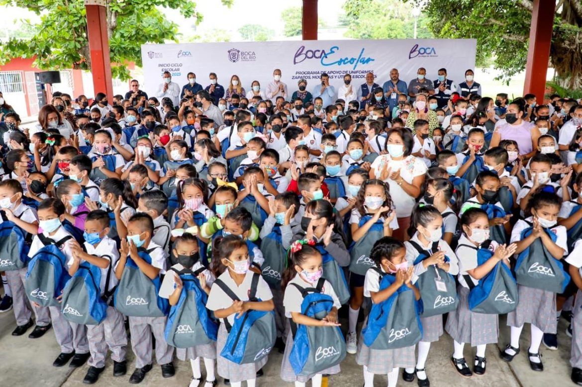 Boca Escolar continúa llegando a todas las escuelas primarias públicas de Boca del Río: Alcalde JM Unánue