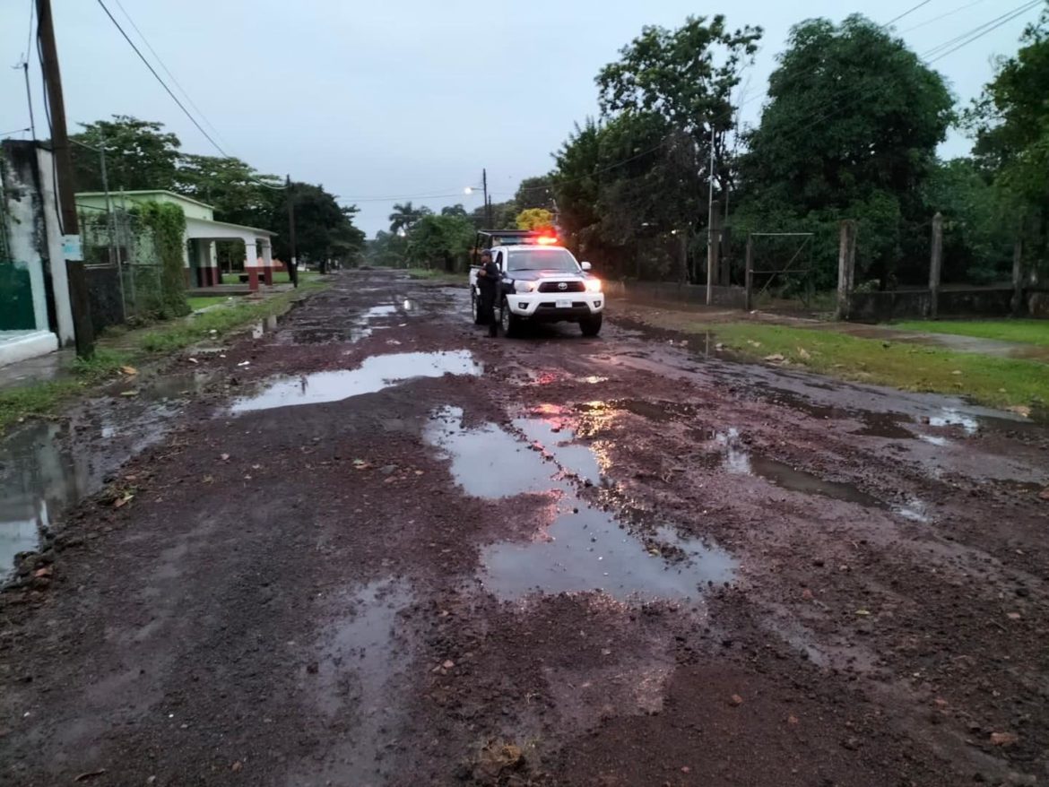 Atiende ayuntamiento de Ángel R. Cabada afectaciones provocadas por lluvias