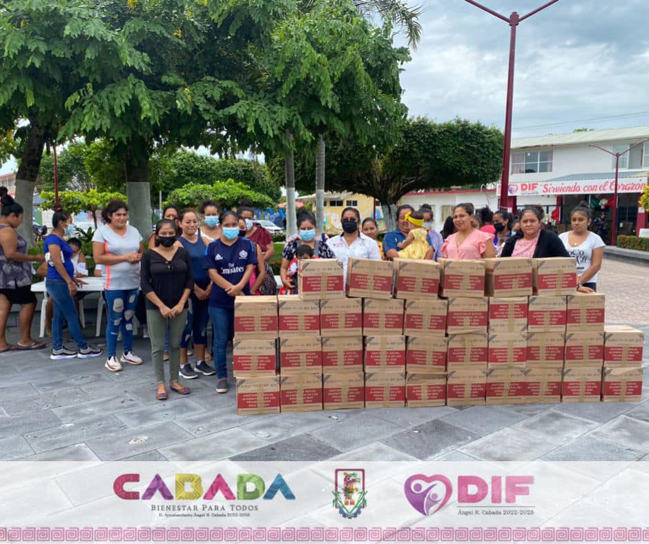 En Ángel R. Cabada, entregan apoyo alimentario por programa Primeros 1000 Días de Vida