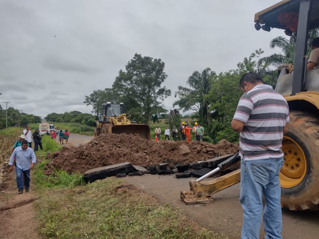 Reforzará SICT obras en la Carretera 180, tramo Santiago Tuxtla-Acayucan