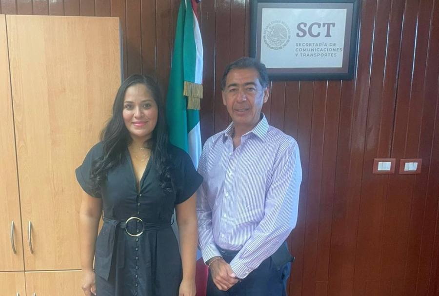 Alcaldesa Kristel Hernández realiza gestiones ante la SCT para beneficio de Santiago Tuxtla
