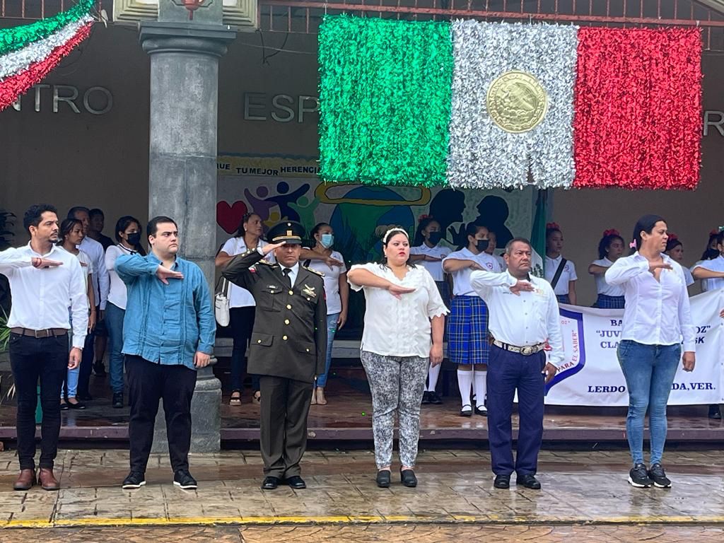 En Lerdo de Tejada, realizan desfile conmemorativo de la Independencia de México