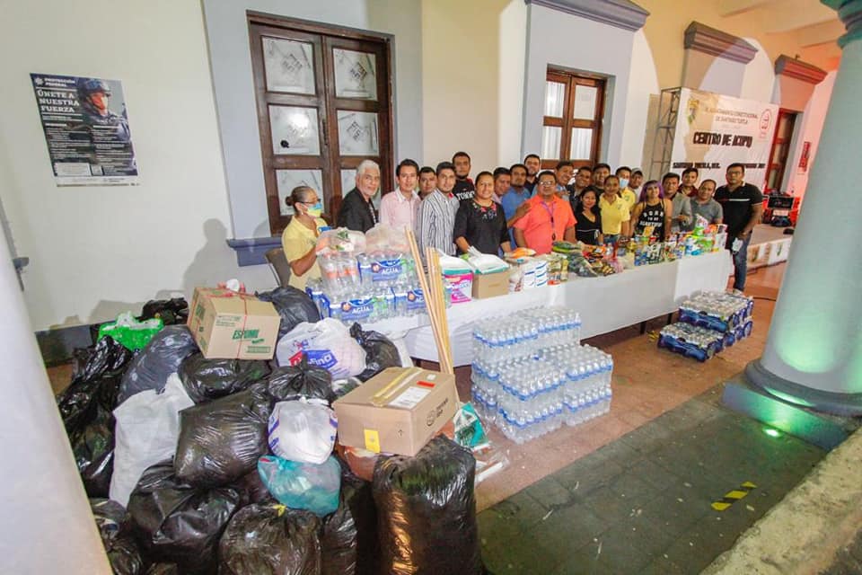 Un éxito colecta de víveres en Santiago Tuxtla
