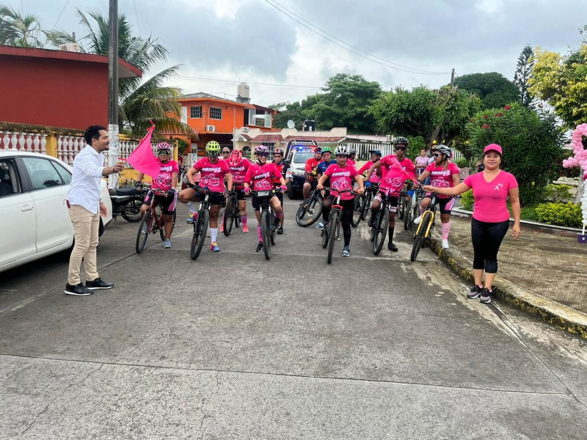 En Lerdo de Tejada, «Fridas en bici» realiza carrera para concientizar sobre el cáncer de mama