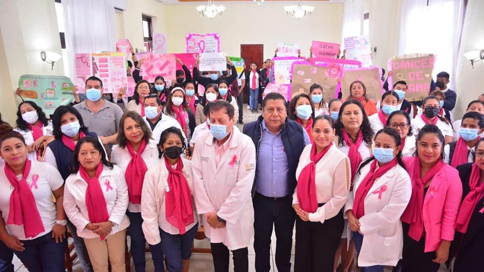 Preside Kristel Hernández acto simbólico en el Día de la lucha contra el Cáncer de Mama