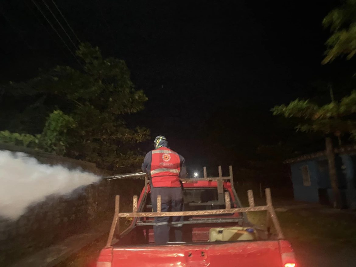 Realizan jornada de fumigación contra mosquito del dengue en Lerdo de Tejada