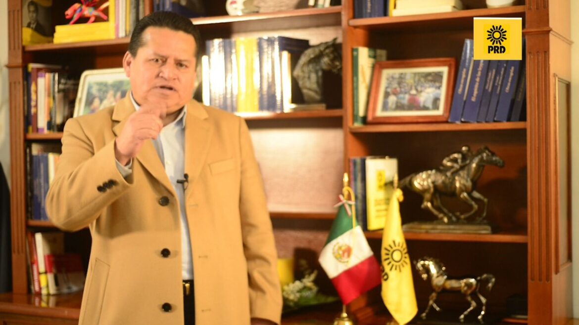 Gómez Cazarín utiliza al Secretario de Fiscalización del Congreso local como su carnicero