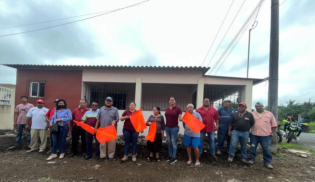 En Lerdo de Tejada, arranca construcción de guarniciones y banquetas en Colonia Fidel Herrera