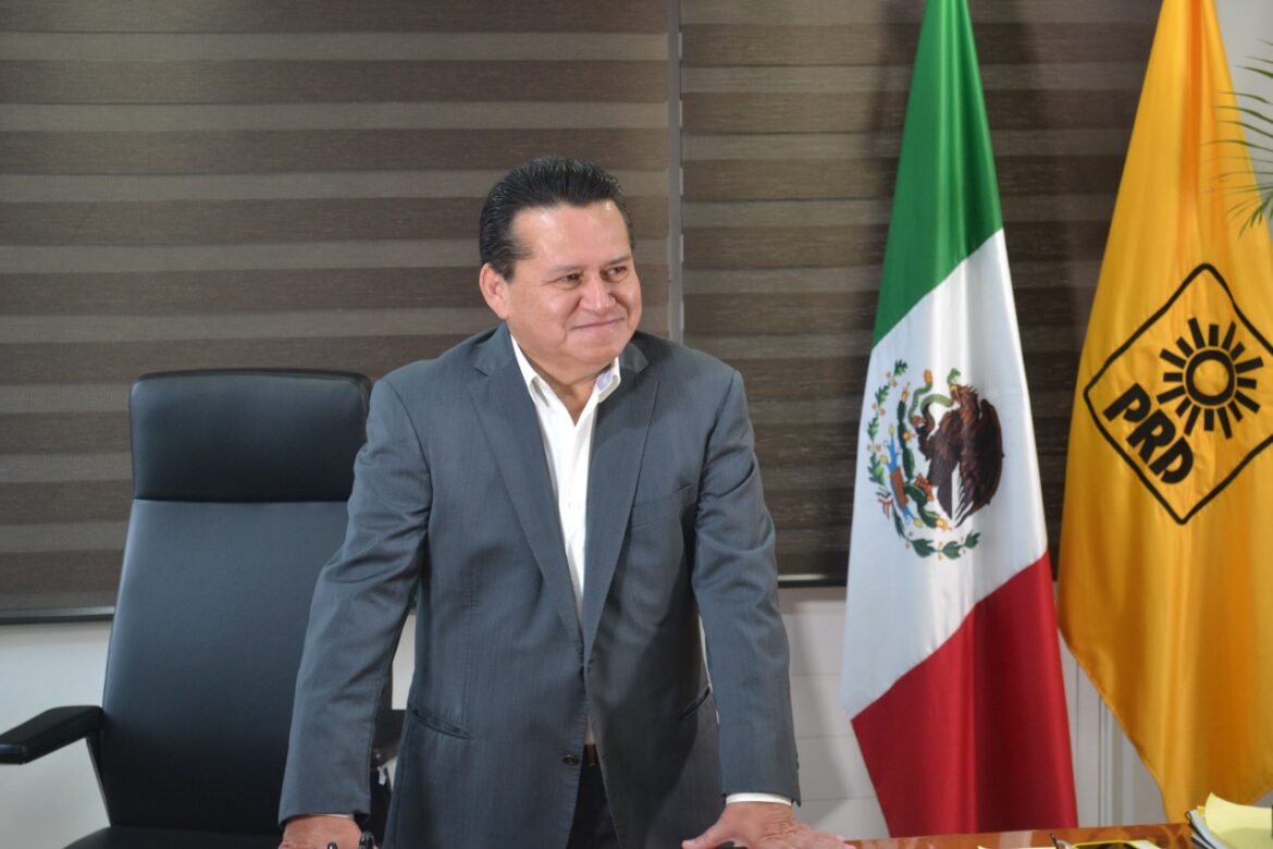 Exige PRD Veracruz solución pronta y favorable para las y los maestros veracruzanos