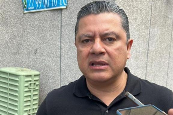 Modificar reglamento para dictaminar ochenta iniciativas congeladas en comisiones: Marlon Ramírez