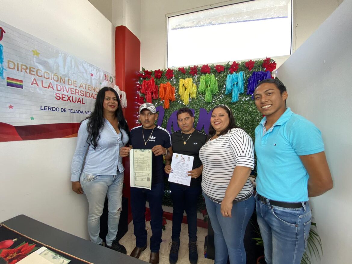Celebran en Registro Civil de Lerdo de Tejada, el Primer matrimonio igualitario