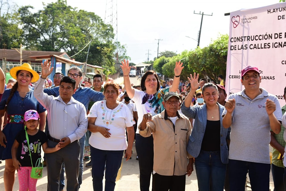Inaugura alcaldesa de San Andrés, pavimentación de calles y domo en escuela de Cerro de las Iguanas