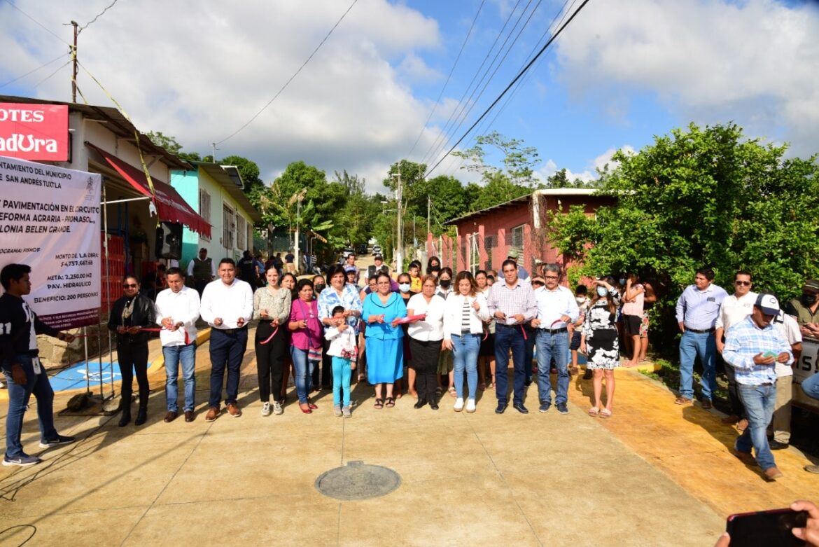 Inaugura alcaldesa de San Andrés Tuxtla, circuito vial en la Colonia Belén Grande