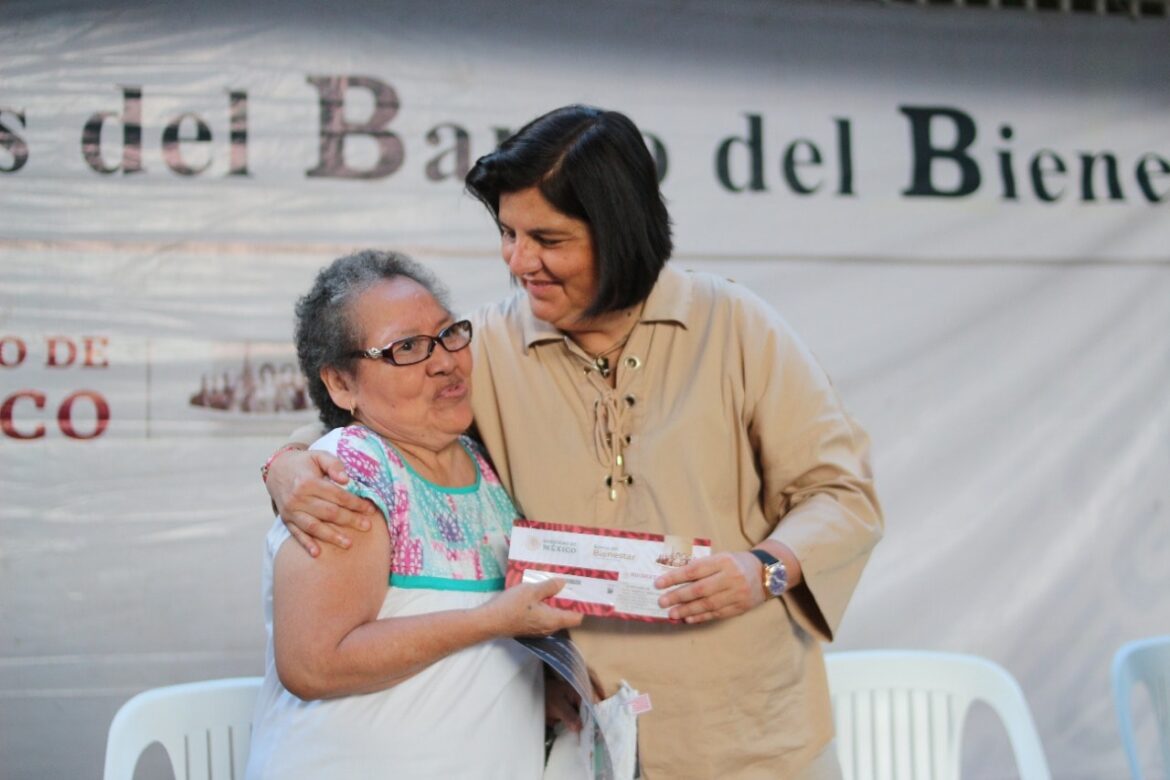 Con honestidad y transparencia se da bienestar para adultos mayores: María Elena Solana Calzada