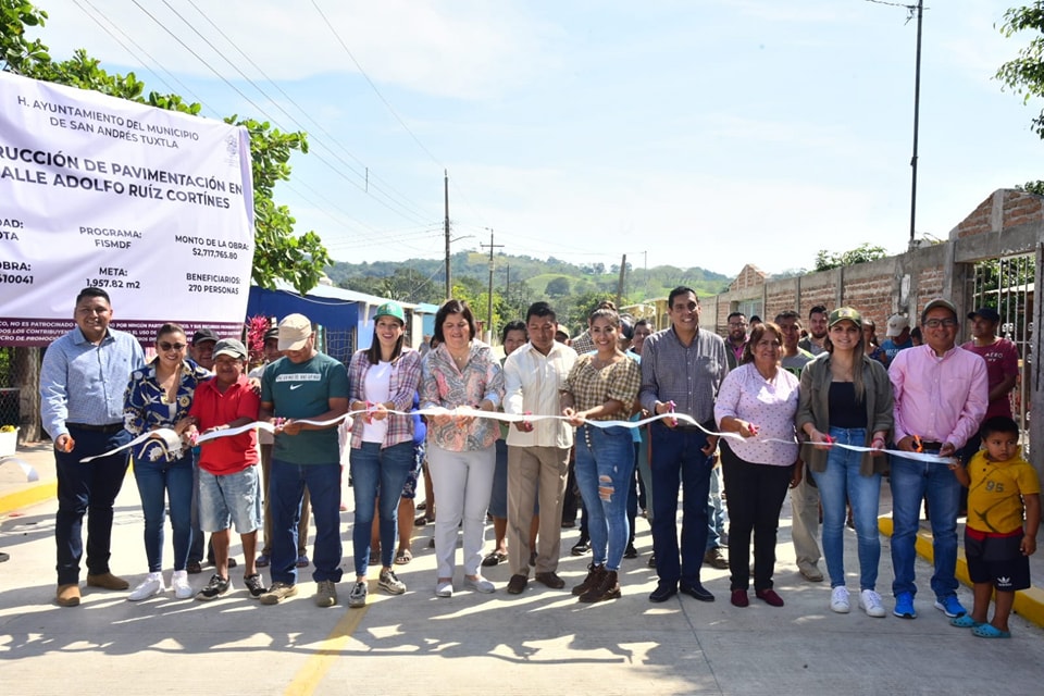 Abriendo camino al bienestar y el progreso, inauguramos pavimentación en Ocelota: María Elena Solana Calzada