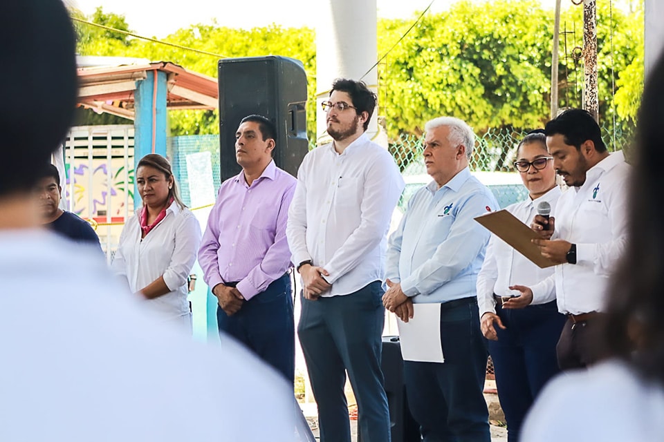 Gobierno de San Andrés Tuxtla y brigadistas de la UV llevan Feria de la Salud a Cerro de las Iguanas