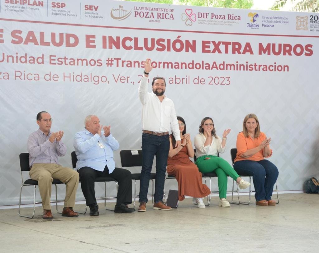 Lleva Jorge Sisniega más beneficios de salud para Poza Rica