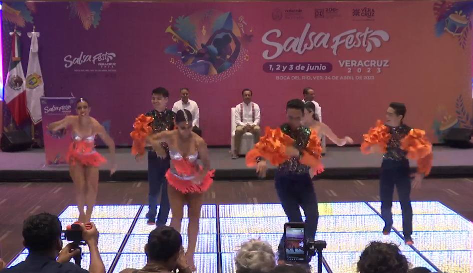 Presenta Cuitláhuac cartelera del Salsa Fest 2023