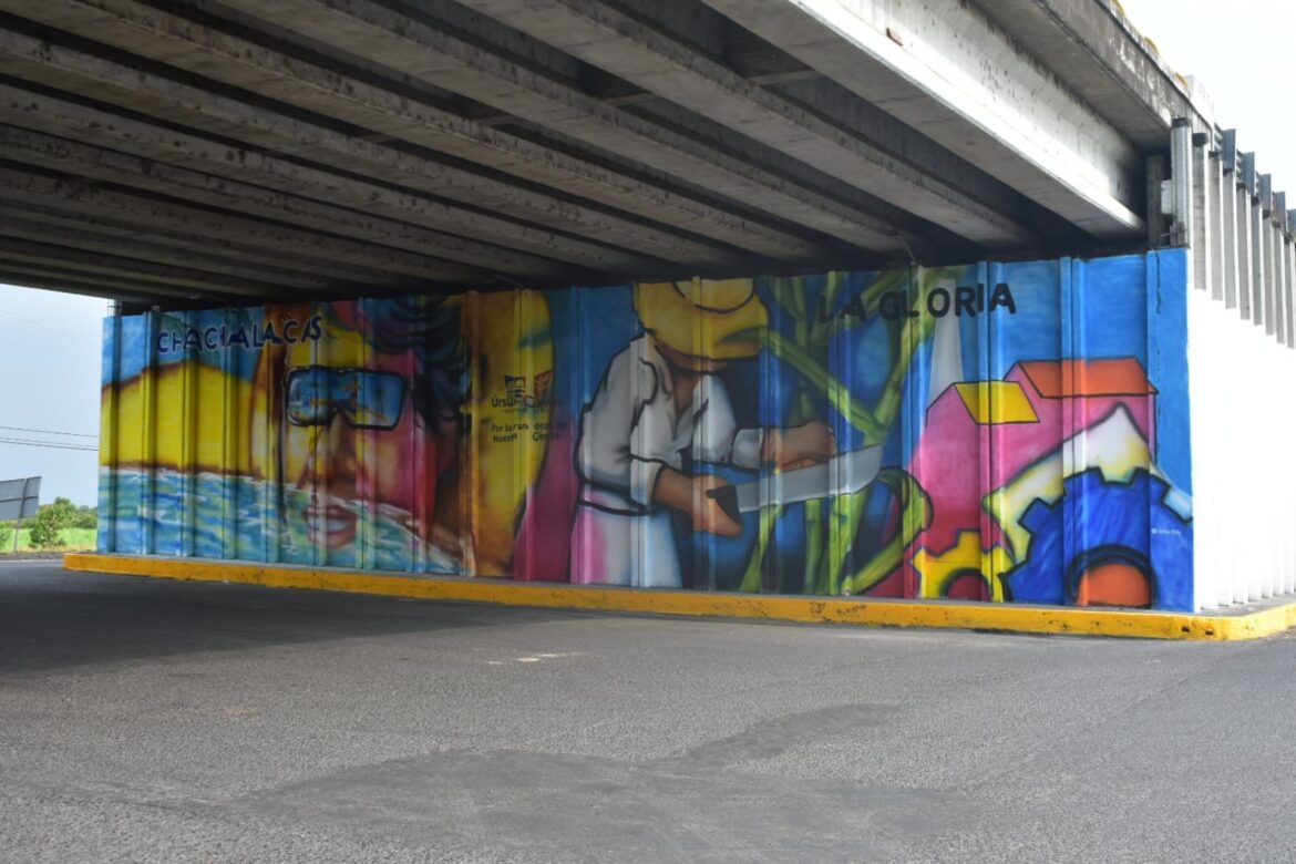 Para revivir a Úrsulo Galván pintan murales y rehabilitan la carretera