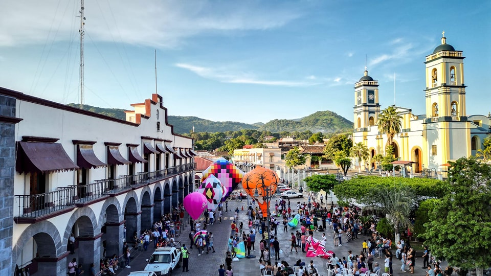 Presentan la Cuarta Muestra del Festival del Globo de Papel en San Andrés Tuxtla