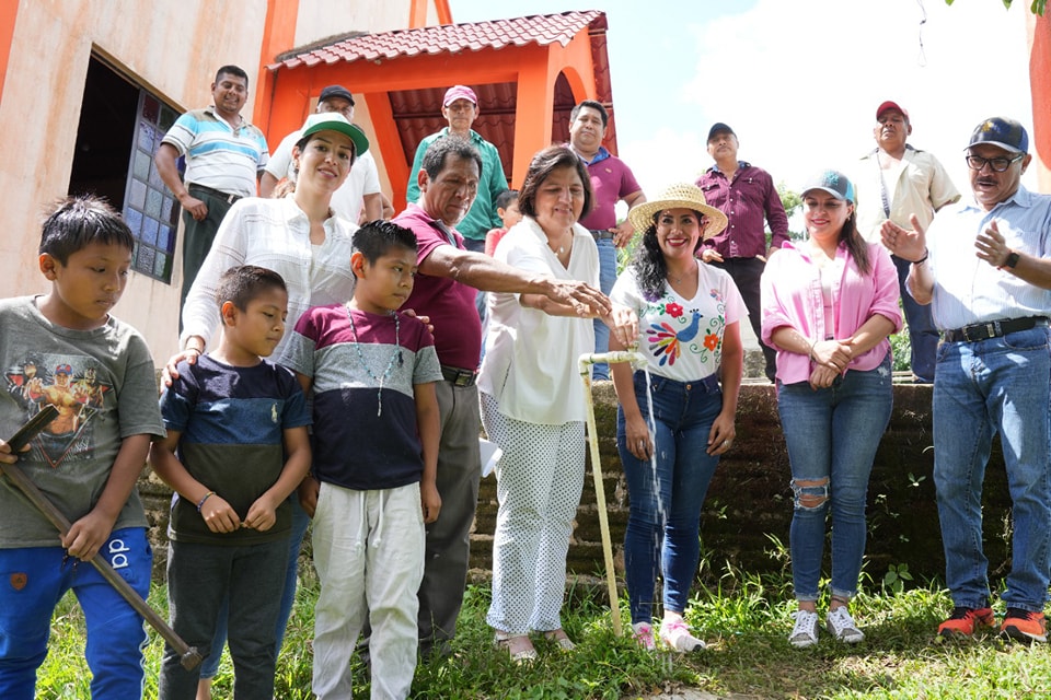 Con ampliación de red hidráulica beneficia alcaldesa de San Andrés Tuxtla Arroyo Limón