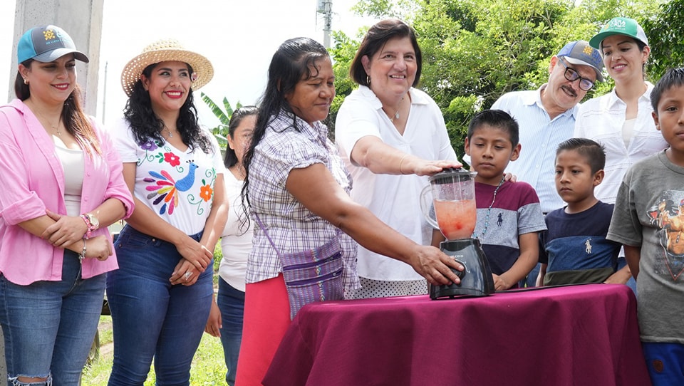 Alcaldesa de San Andrés lleva la transformación a Arroyo Limón con ampliación de red eléctrica