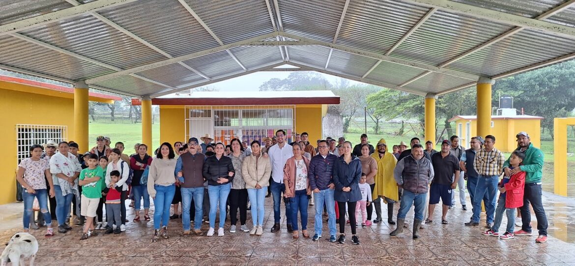Alcaldesa de San Andrés Tuxtla realiza reunión de trabajo en Nuevo Huatusco